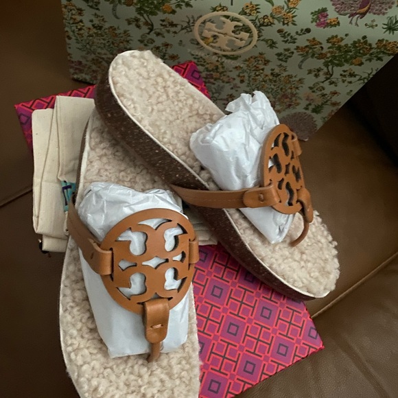 Tori Burch shearling slides - Picture 2 of 6